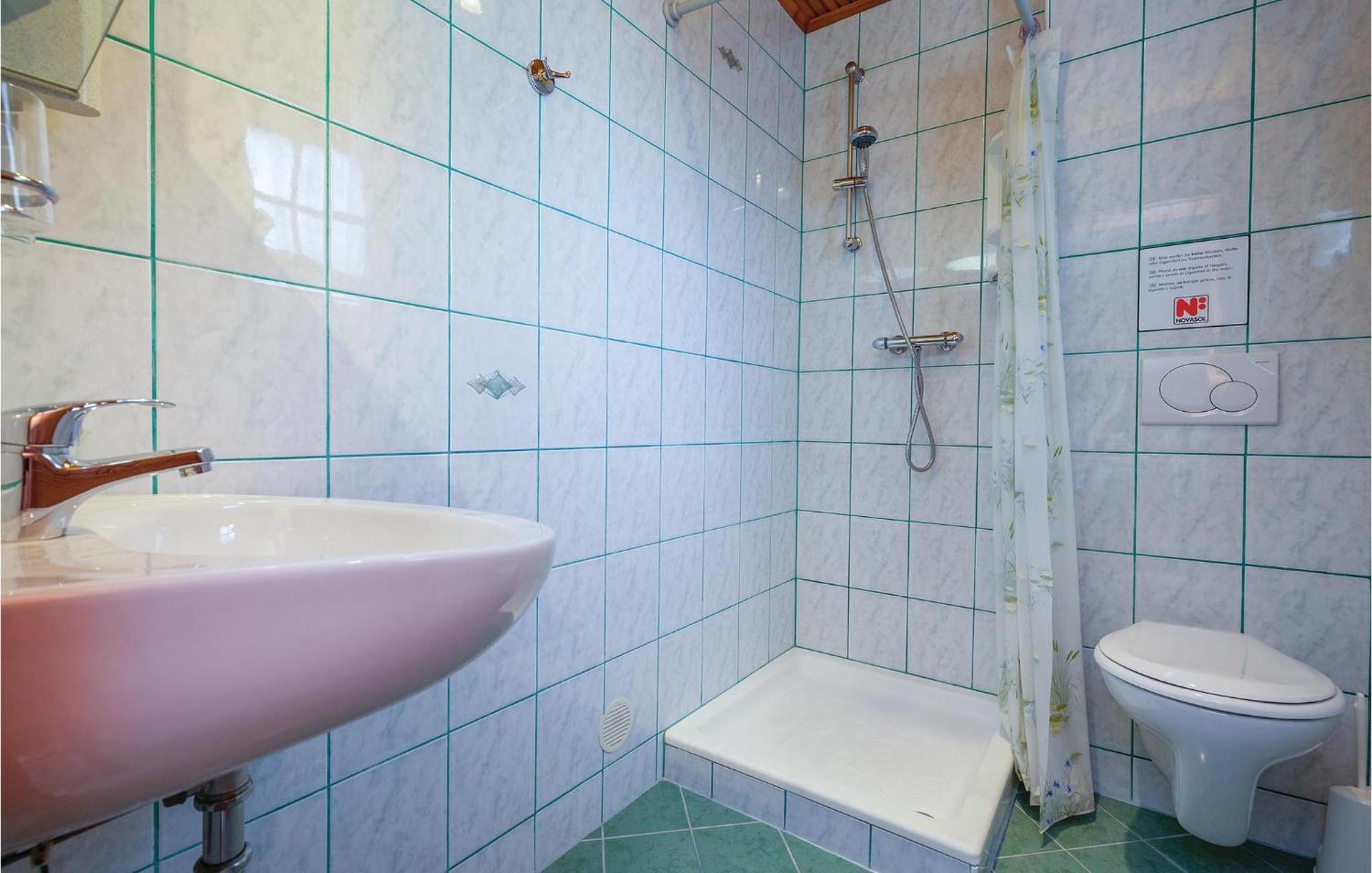 Nice Apartment In Crikvenica With Kitchen Buitenkant foto